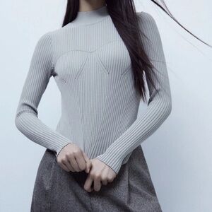 ZARA Light Blue Ribbed Mock Slender Turtleneck Sweater – Women’s Medium